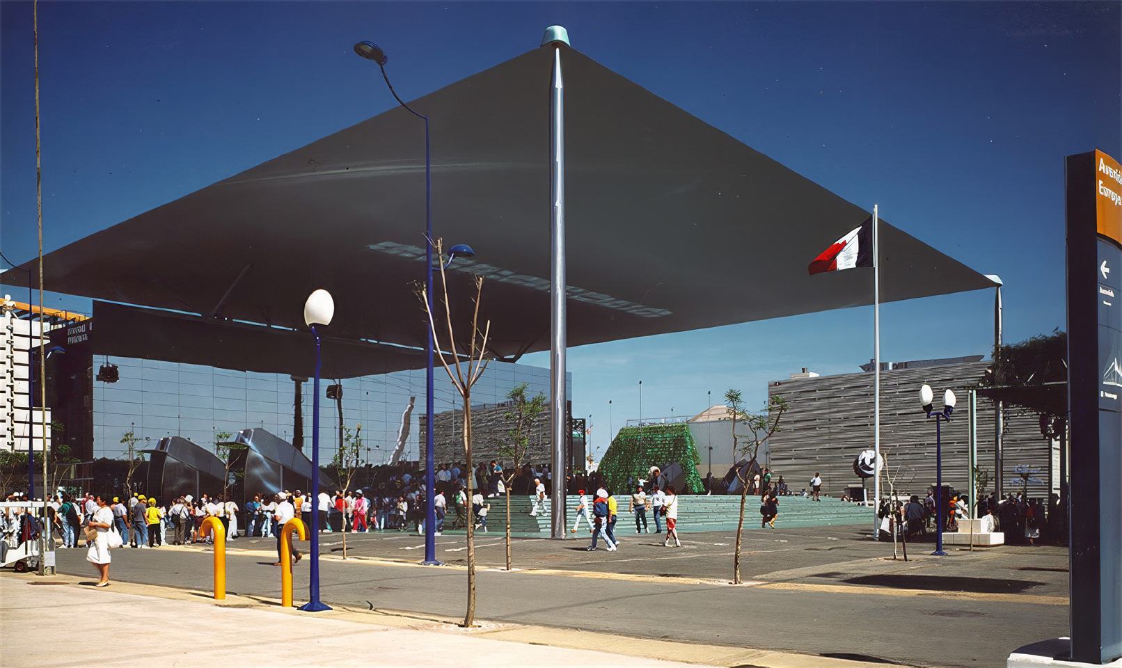 Pavillon de la France pour l’exposition universelle de Séville Pavillon de la France pour l’exposition universelle de Séville